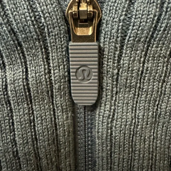 Lululemon On The Go Poncho - Picture 5 of 5